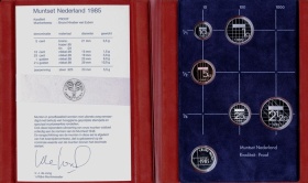 Authentic souvenir of Dutch coin yearset, Guilders Beatrix - Hfl. 0,05 -till Hfl. 2,50. Quality: Proof Packaging: de luxe, including silver Province medal