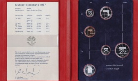 Authentic souvenir of Dutch coin yearset, Guilders Beatrix - Hfl. 0,05 -till Hfl. 2,50 Quality: Proof Packaging: de luxe, including silver Province medal